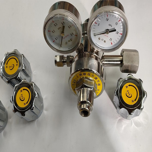 YQ(F)-1型兩級(jí)壓力調(diào)節(jié)器
